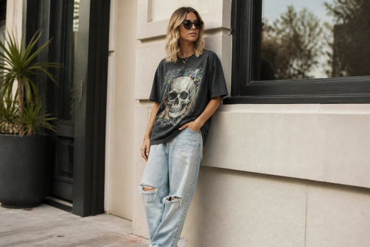 How to Style Oversized Graphic Tees: 2026 Guide